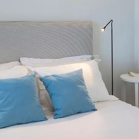 Paros Sleeps 4 Pool Air Con Wifi