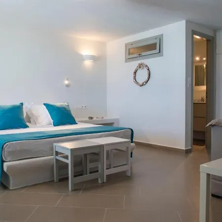 Paros Sleeps 4 Pool Air Con Wifi Parikia (Paros)